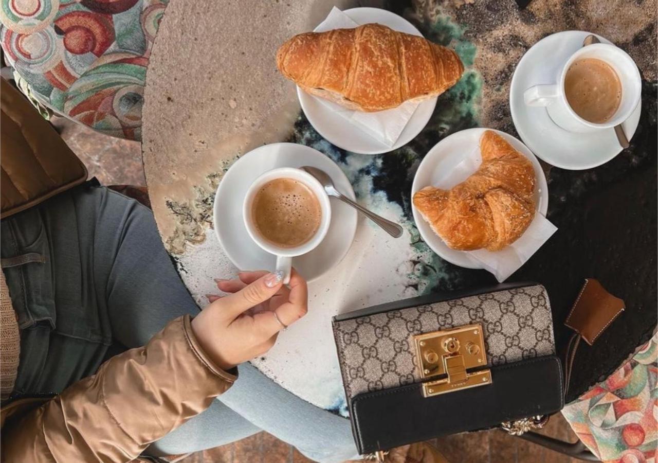 Sotto Gli Affreschi Del 1800 Con Colazione Inclusa Assisi Exteriér fotografie